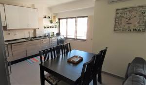 Large Apartment near the beach and Lisbon