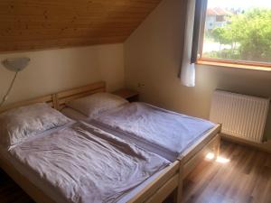 Zalakarosi Égerfa Nyaralóház Földszinti és Emeleti Apartman