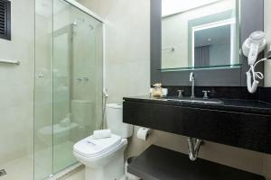 Aion Suites 205 – Lindo apartamento com Vista para o Mar, a 60m da Praia de Bombinhas, com Piscina e Academia no Rooftop.