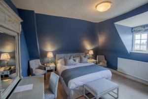 Classic Double Room room in The George Hotel