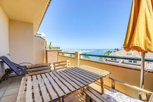 Bonito apartamento al lado de la playa con vistas al mar