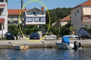 Apartment in Kukljica with sea view, terrace, air conditioning, Wi-Fi (4567-3)