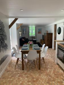 Appartements Le Logis K, le charme au coeur de Saint Pair : photos des chambres