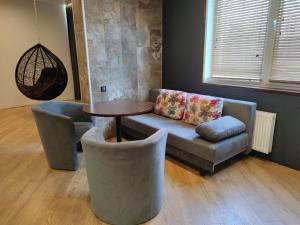 Стильный лофт с подвесным коконом в Аркадии возле моря!