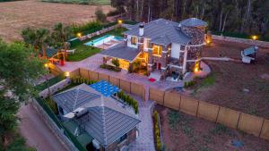 Kaya Köyde Özel Havuzlu, 5 Yatak Odalı Lüks Villa Albera