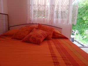 Studio Apartment in Sabunike with Terrace, Air Conditioning, Wi-Fi (231-3)