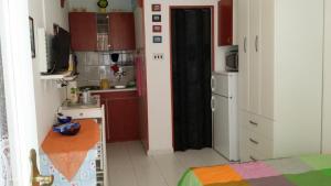 Studio Apartment in Sabunike with Terrace, Air Conditioning, Wi-Fi (231-3)