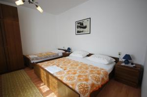 Apartment in Stara Novalja with sea view, terrace, air conditioning, WiFi (183-3)