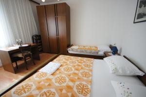 Apartment in Stara Novalja with sea view, terrace, air conditioning, WiFi (183-3)