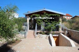 Apartment in Pirovac with Terrace, Air condition, WIFI, Washing machine (4793-1)