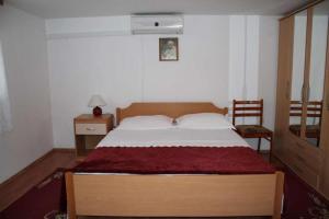Apartment in Pirovac with Terrace, Air conditioning, Wi-Fi, Washing machine (4793-3)