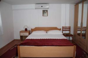 Apartment in Pirovac with Terrace, Air conditioning, Wi-Fi, Washing machine (4793-3)