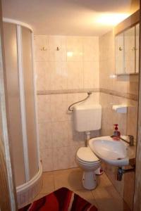 Apartment in Pirovac with Terrace, Air conditioning, Wi-Fi, Washing machine (4793-3)