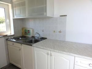 Apartment in Kukljica with sea view, terrace, air conditioning, Wi-Fi (4567-2)