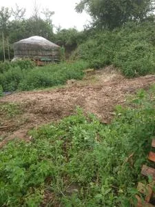 Yourte rustique en permaculture - Creysse