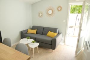 Appartements T2 - 28m2 avec cour et stationnement, wifi et linge fournis : photos des chambres