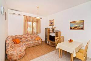 Apartment in Betina 3837-4