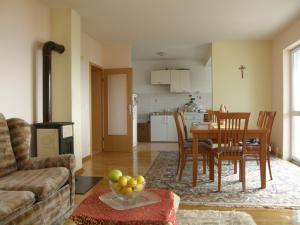Apartment in Duce with sea view, terrace, air conditioning, washing machine (595-1)