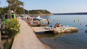 Apartment in Jadranovo with terrace, air conditioning, WiFi (4881-2)