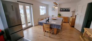 Hidden Gem near the beach with pool table