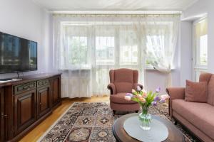 Vintage Apartment Legionów by Renters