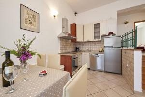 Apartment in Slatine with Terrace, Air conditioning, Wi-Fi (4789-3)