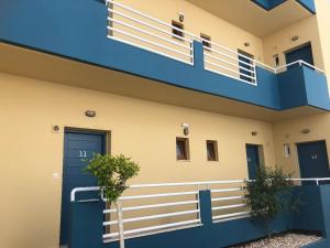 Frank Apartments