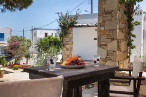 Cochili Rooms & Apartments Syros Greece