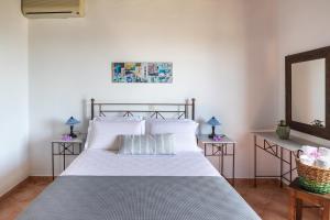 Cochili Rooms & Apartments Syros Greece