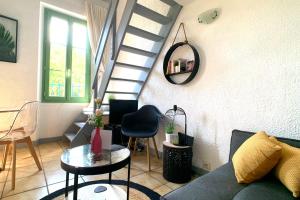 Renovated 2 bedroom duplex apartment in the center of Antibes
