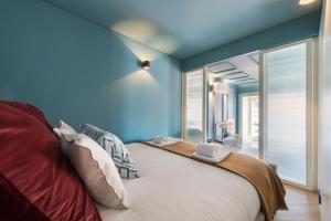 Ribeira Old Town Charming Flat w AC by LovelyStay