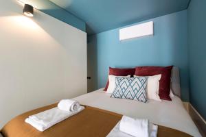 Ribeira Old Town Charming Flat w AC by LovelyStay