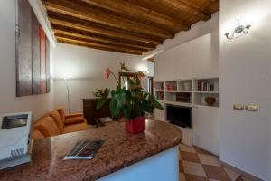 Italianflat - 1 Bedroom Flat Al Teatro Romano