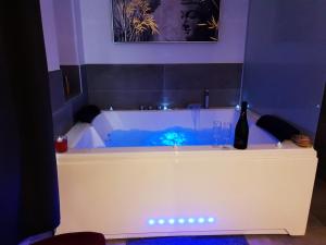 Maisons d'hotes Elle & Lui en Jacuzzi : photos des chambres