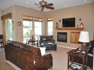 Dalton Ranch 73 Red Cliff Road