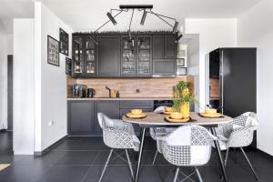 Apartamenty Baltica Towers Modern White&Black