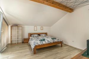 Hangar Apartments 
