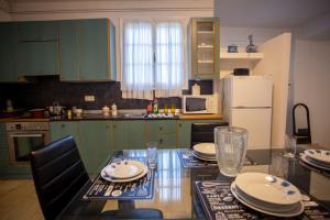 Traditional villa appartment with garden, also for gatherings ,15 minutes from Thessaloniki airport