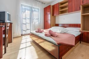 Apartments and Room Ruzica