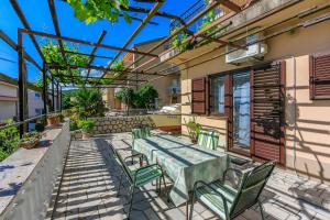 Apartments and Room Ruzica 