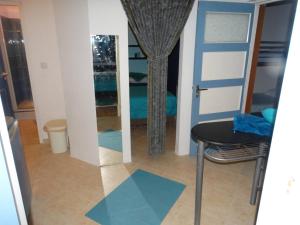 Apartment in Vrsi with Balcony, Air conditioning, Wi-Fi (4824-4)