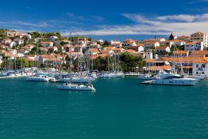 Apartment in Trogir with sea view, terrace, air conditioning, Wi-Fi (3788-2)