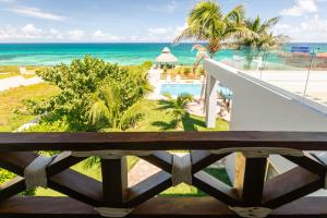 Casa Seven Ocean Front with Private C hef Included - 4hvězdičkové hotely ve městě Isla Mujeres