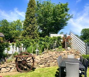 FRANKES LODGE Apartment mit Garten und Pool, 6 Einzelbetten, Parkplatz