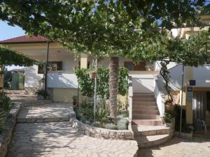 Studio Apartment in Nin with Terrace, Air Conditioning, Wi-Fi (3722-5)