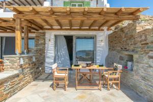 Parathyro sto Aigaio 2 - Small Suites Tinos Greece