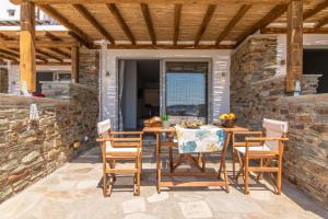 Parathyro sto Aigaio 2 - Small Suites Tinos Greece