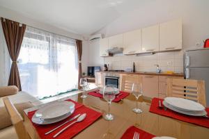 Apartments Vala Žaborić - with boat mooring