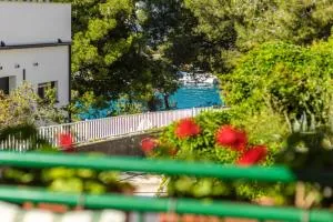Apartments Vala Žaborić - with boat mooring - Žaborić