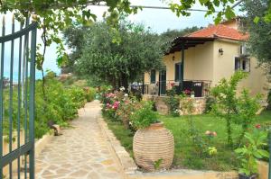 Holiday House Angelos A on Agios Gordios Beach